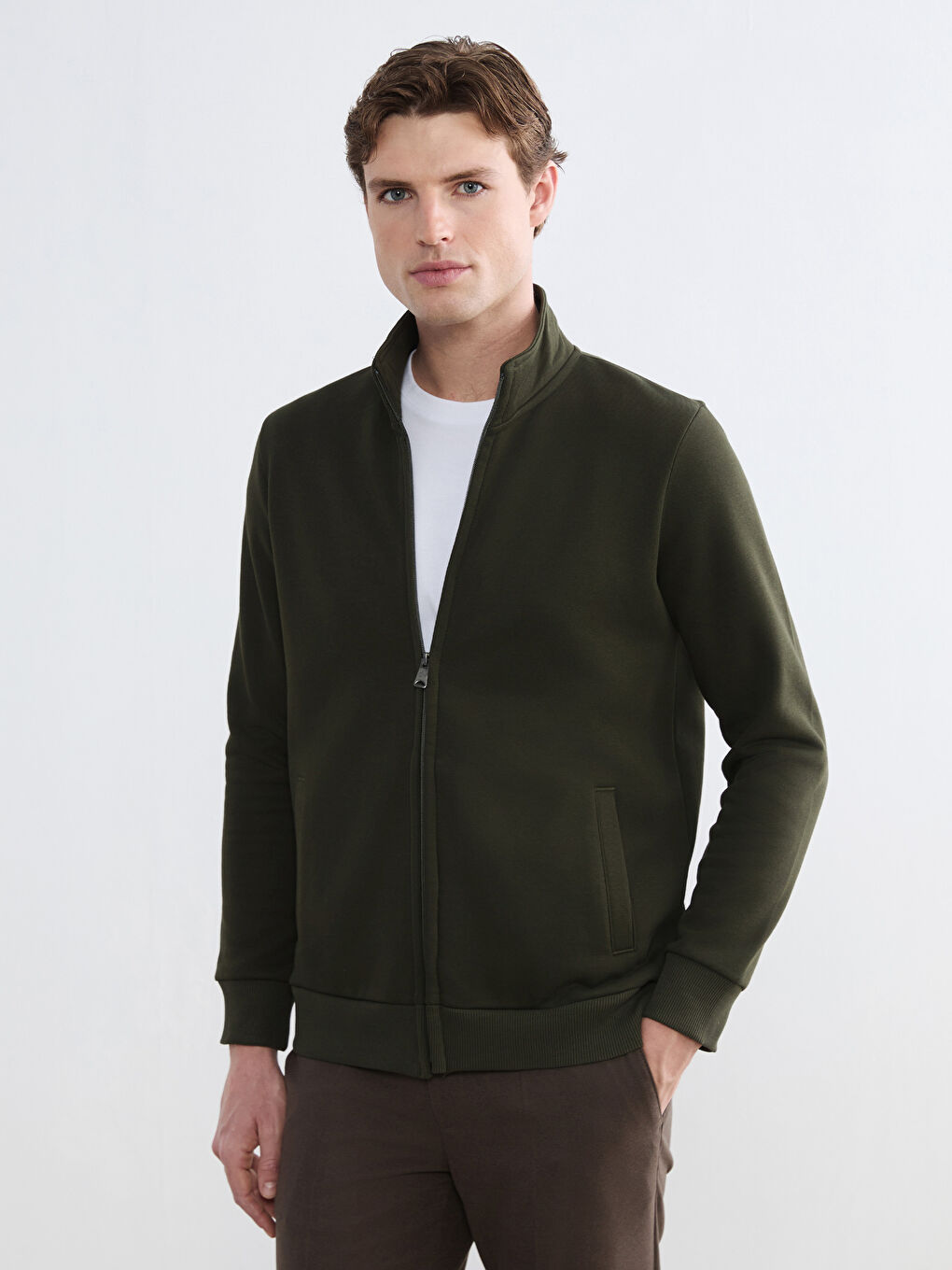 Haki Standart Fit Dik Yaka Erkek Fermuarlı Sweatshirt