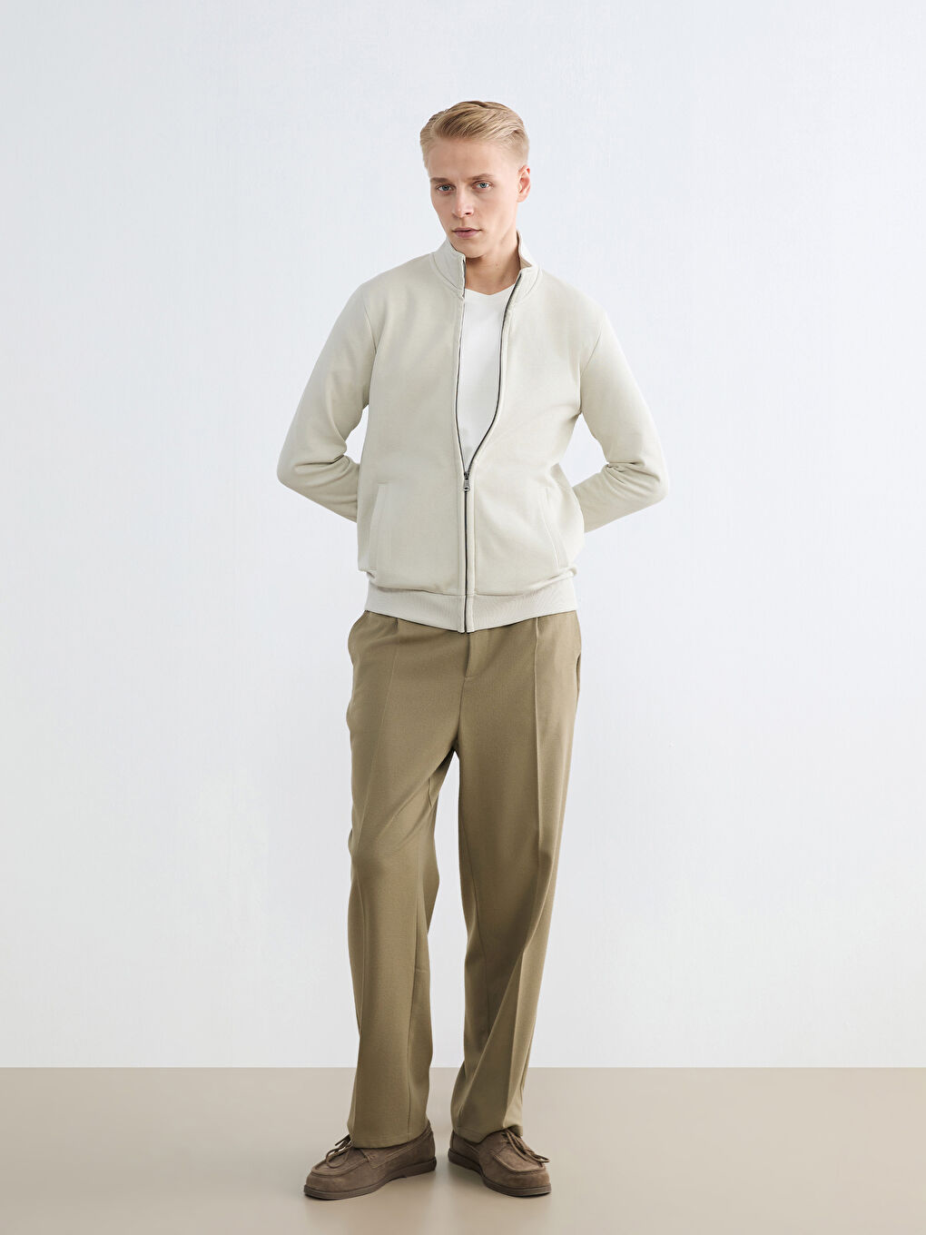 Bej Standart Fit Dik Yaka Erkek Fermuarlı Sweatshirt-1