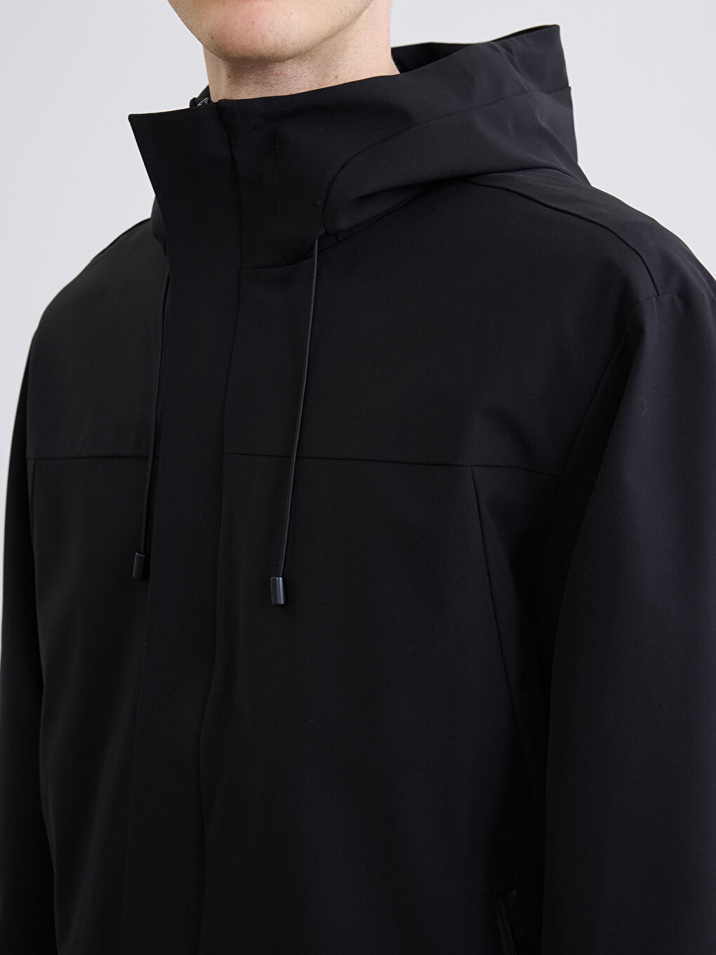 Siyah Standart Kalıp Kapüşonlu Erkek Yağmurluk-2