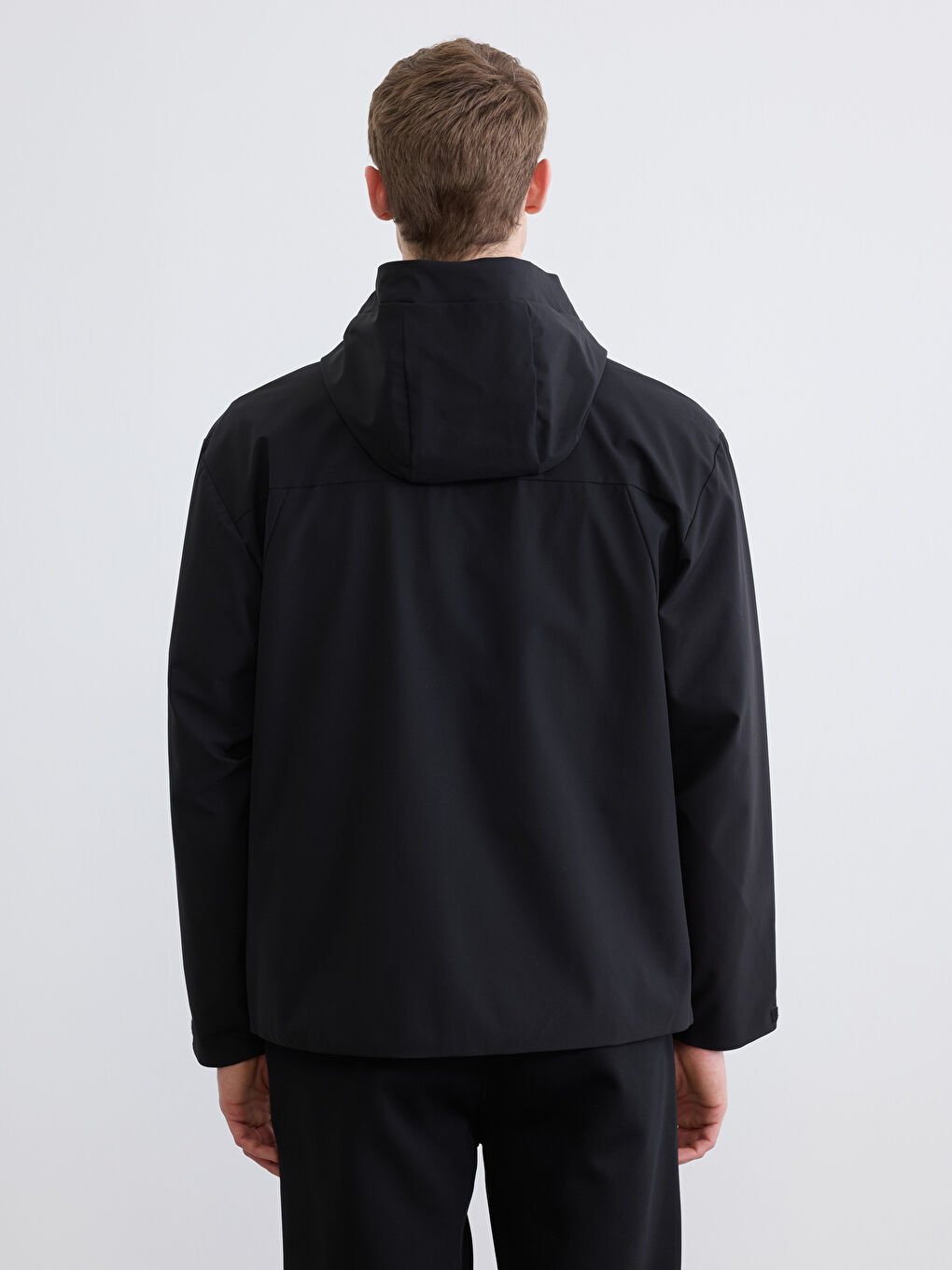Siyah Standart Kalıp Kapüşonlu Erkek Yağmurluk-3