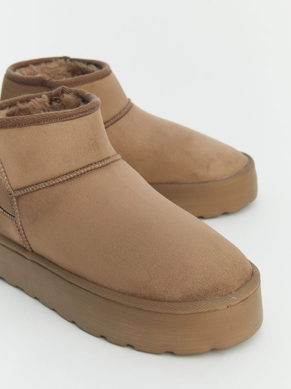Kahverengi Süet Görünümlü Kadın Bot-2