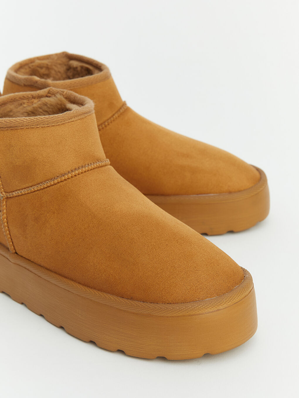 Kahverengi Süet Görünümlü Kadın Bot-2