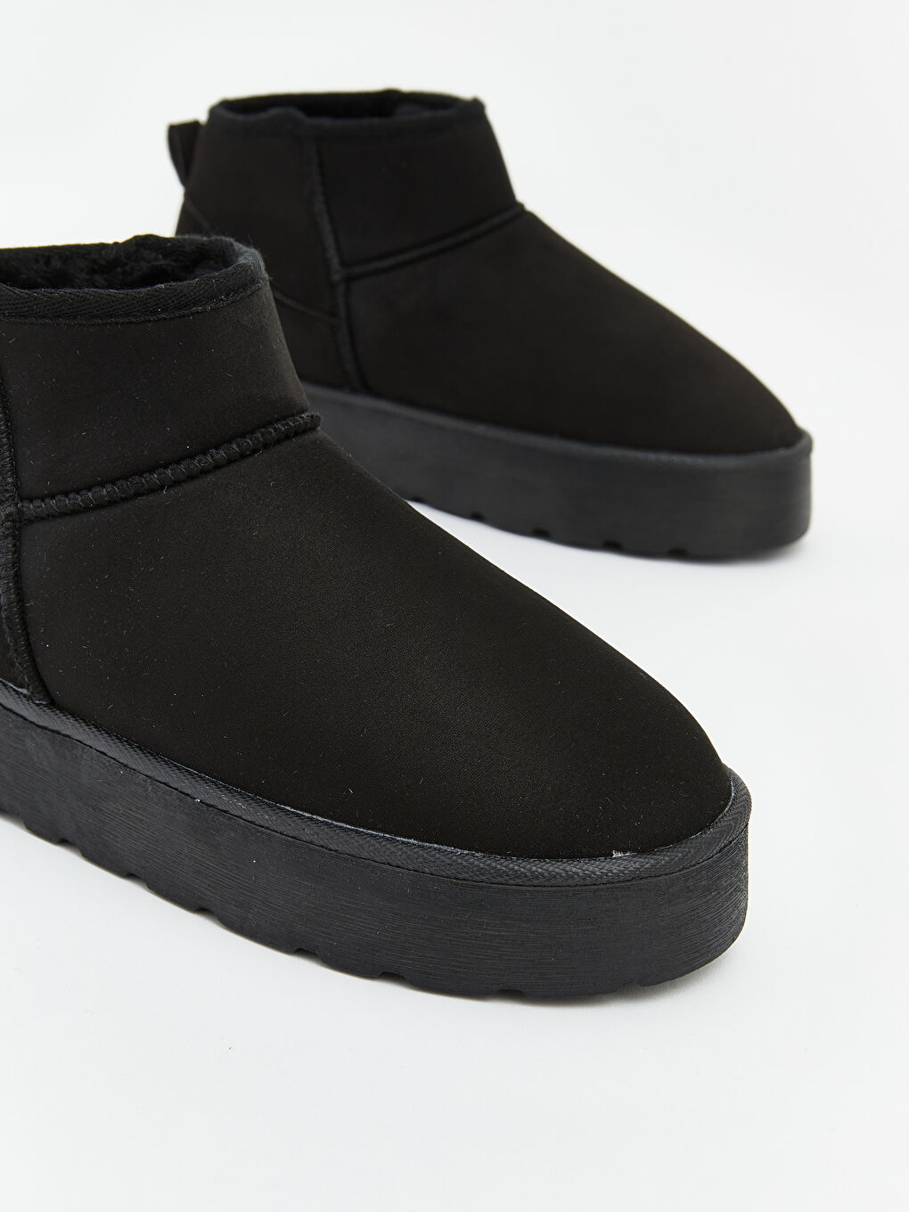 پووت ڕه‌ش ژن-2