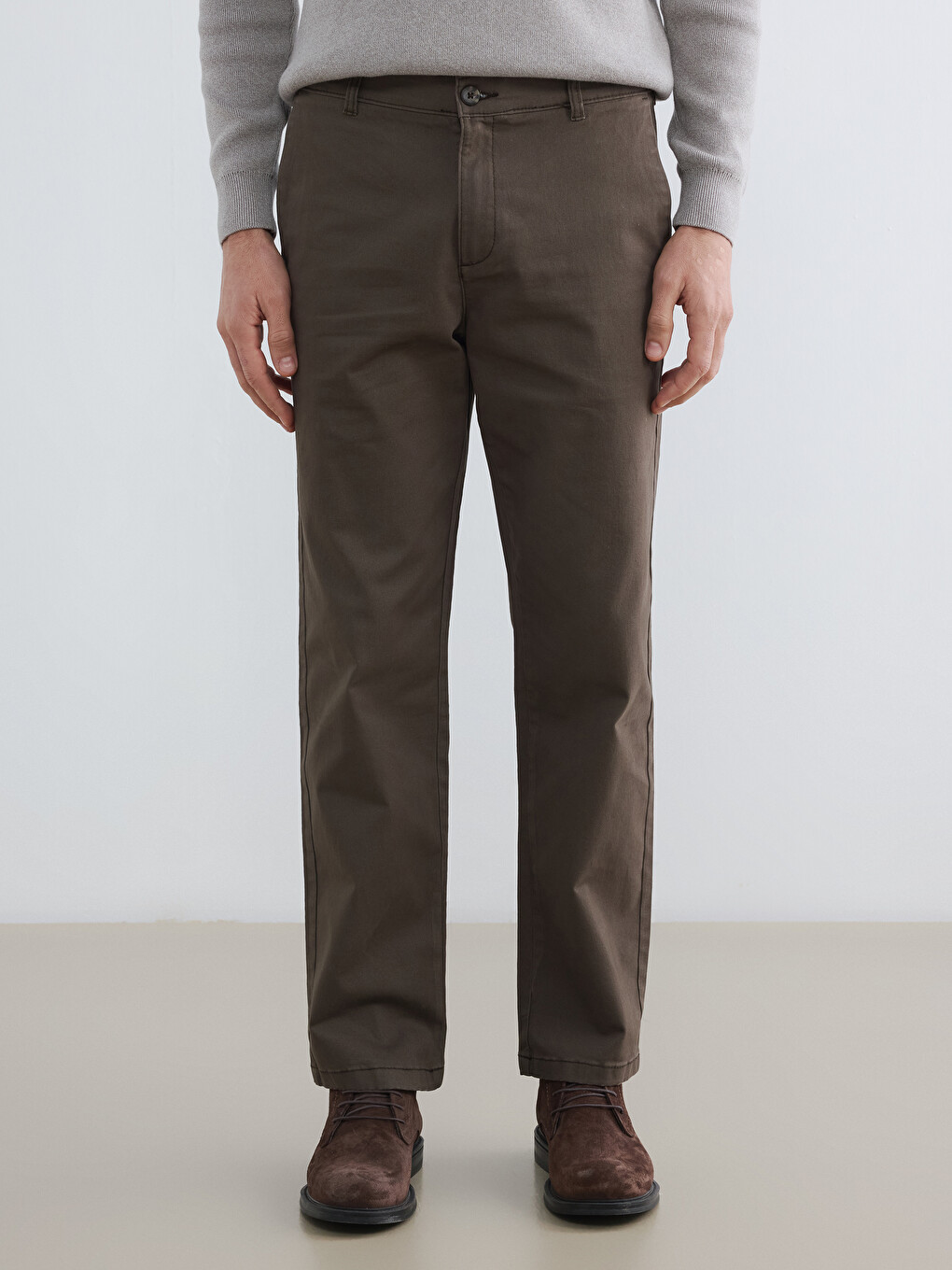 Kahverengi Regular Fit Gabardin Erkek Chino Pantolon-1