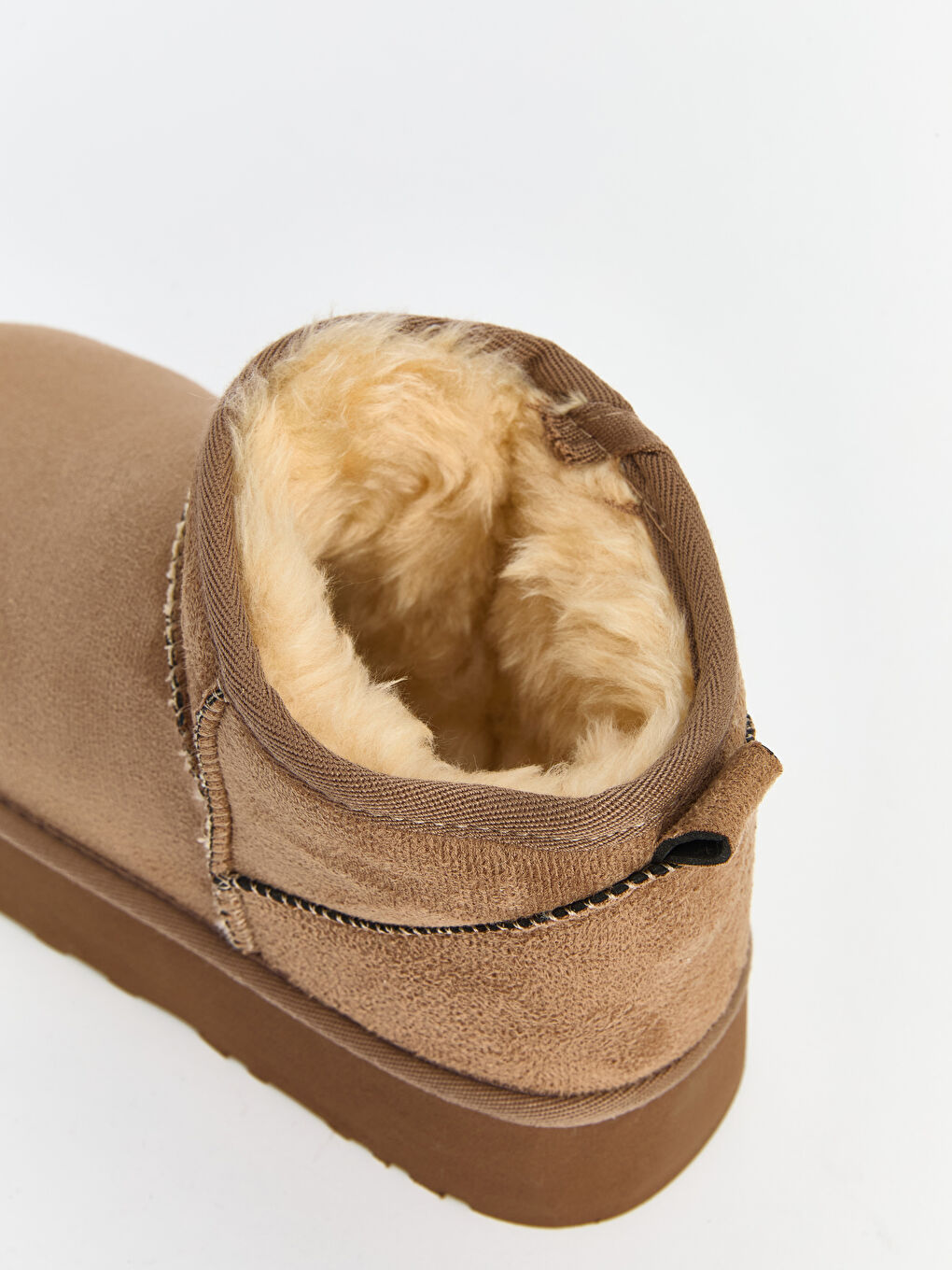Bej Süet Görünümlü Kadın Bot-4