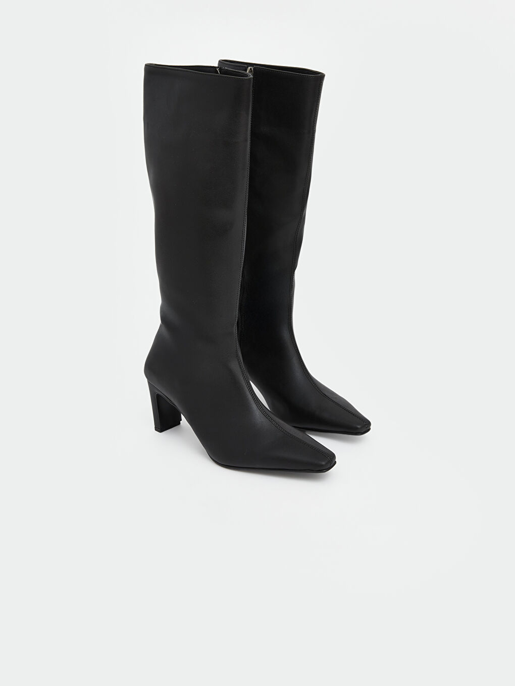 Siyah Deri Görünümlü Kadın Topuklu Çizme