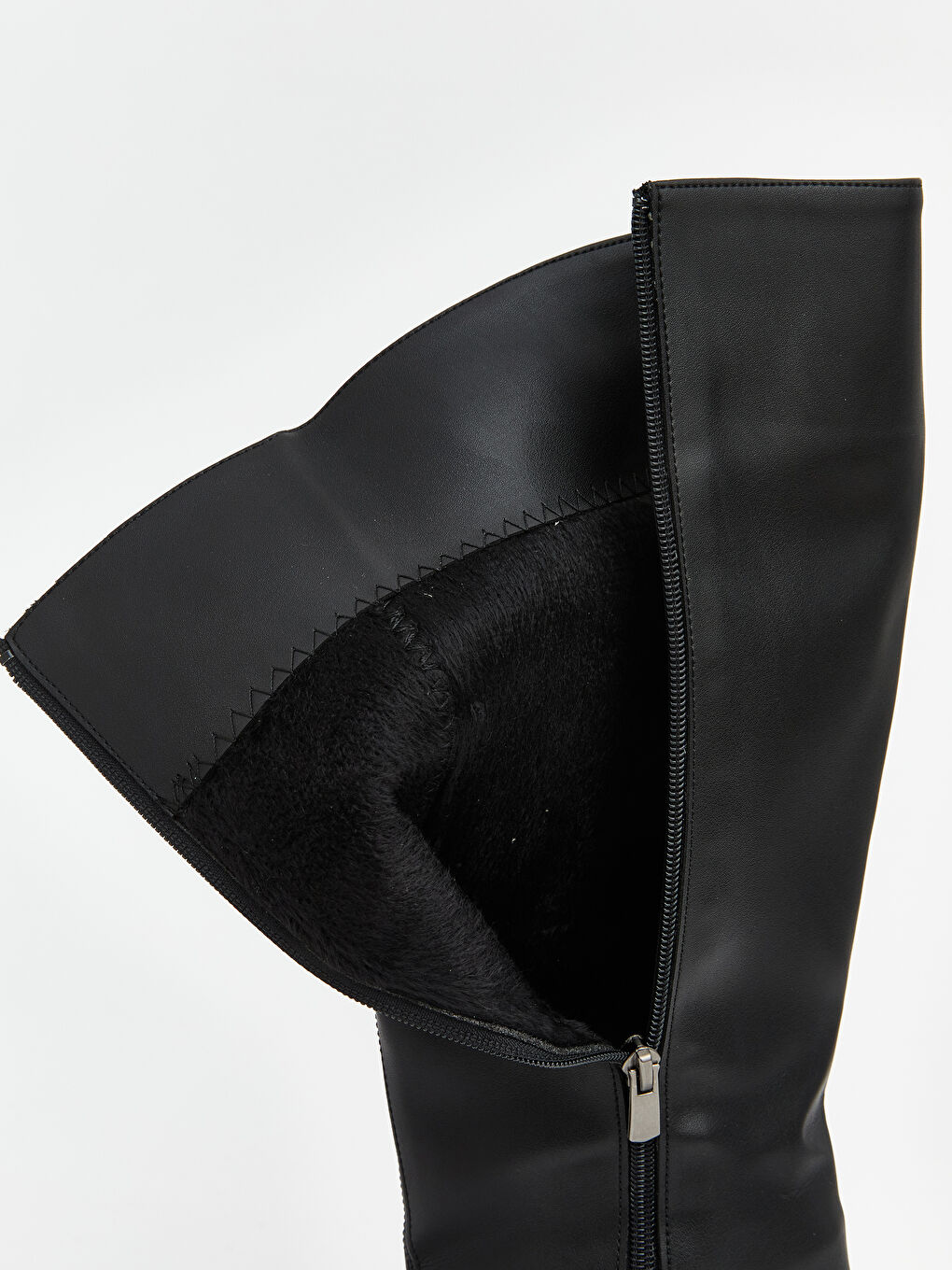 Siyah Deri Görünümlü Kadın Topuklu Çizme-6