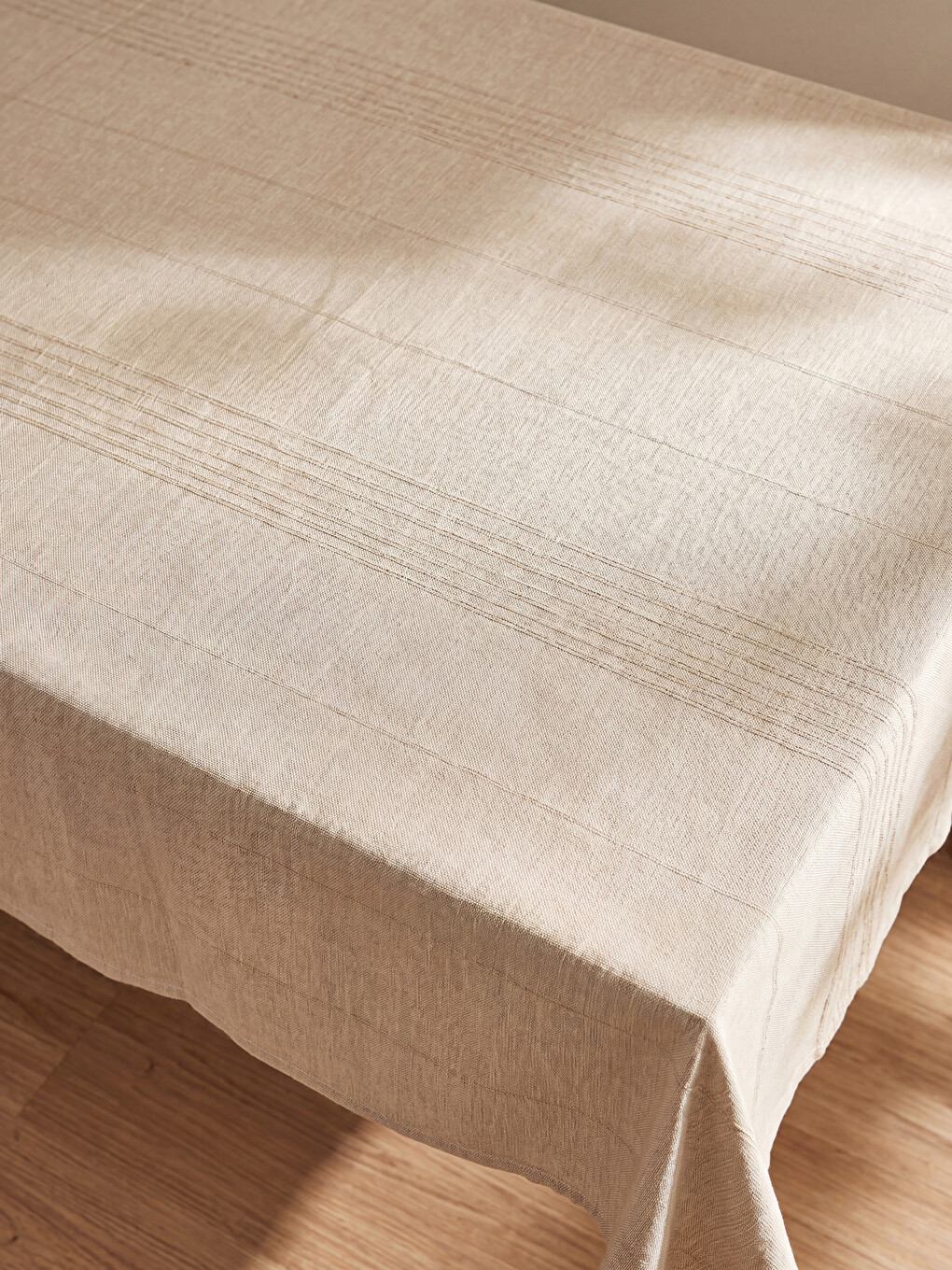 ნაქარგიანი სუფრის ტილო 140x180 Cm