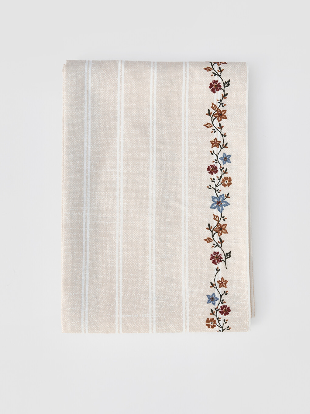 Karışık Çiçek Nakışlı Masa Örtüsü 150x220 Cm-1