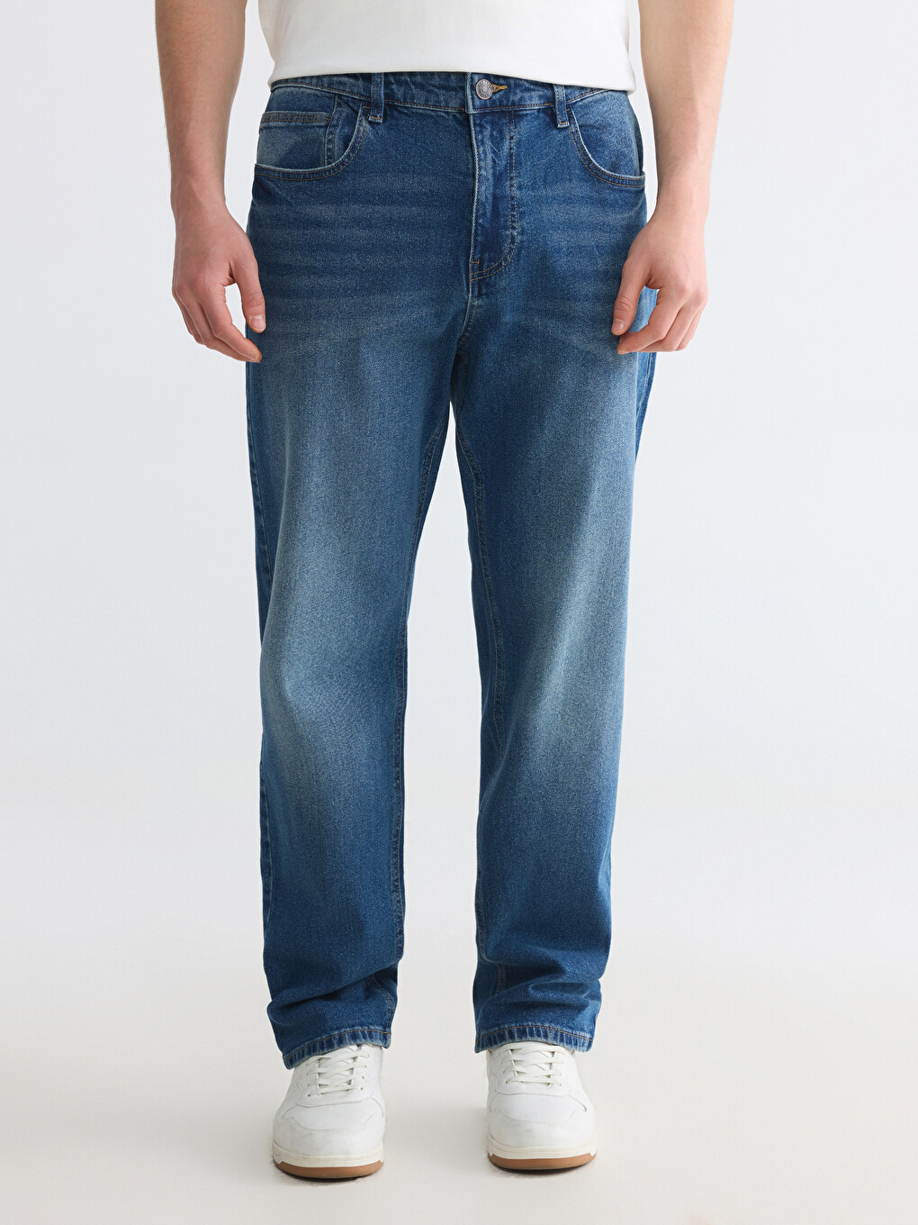 700 Straight Fit Men's Jeans-1