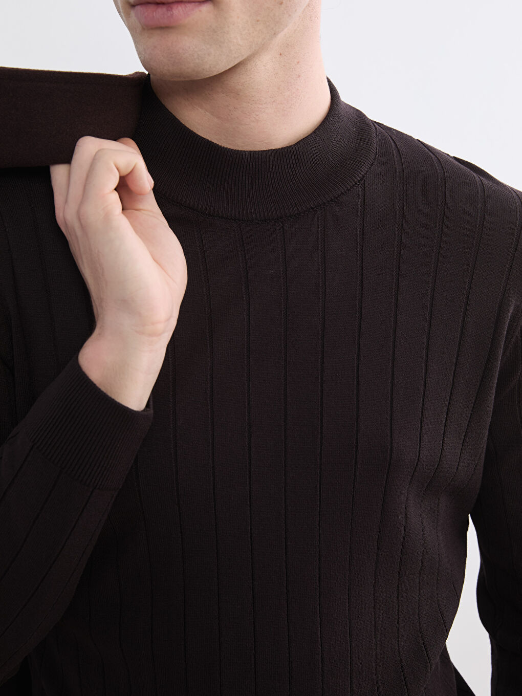 Kahverengi Yarım Balıkçı Yaka Erkek Triko Kazak-2