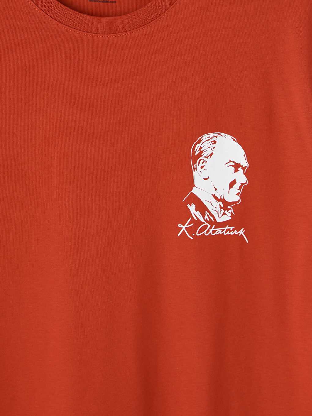 Kırmızı Bisiklet Yaka Atatürk Baskılı Erkek Tişört-4