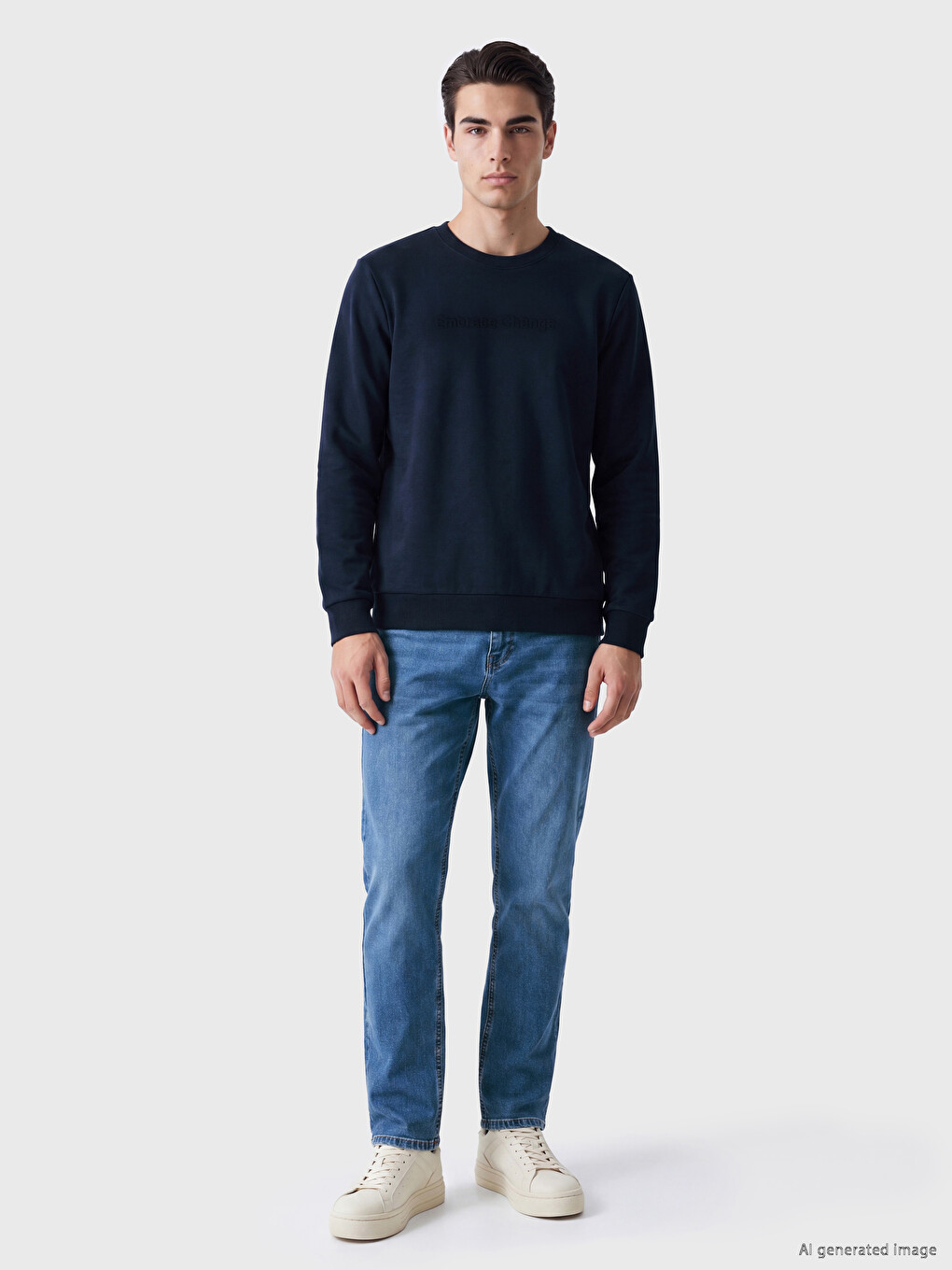 Lacivert Bisiklet Yaka Nakışlı Erkek Kalın Sweatshirt-1