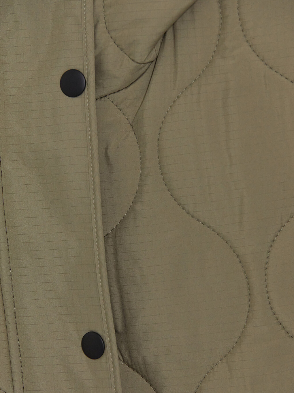 Haki Kapüşonlu Kapitone Oversize Kadın Şişme Mont-7