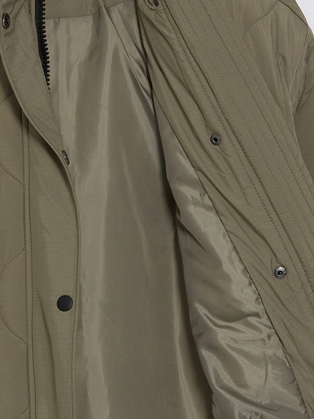 Haki Kapüşonlu Kapitone Oversize Kadın Şişme Mont-8