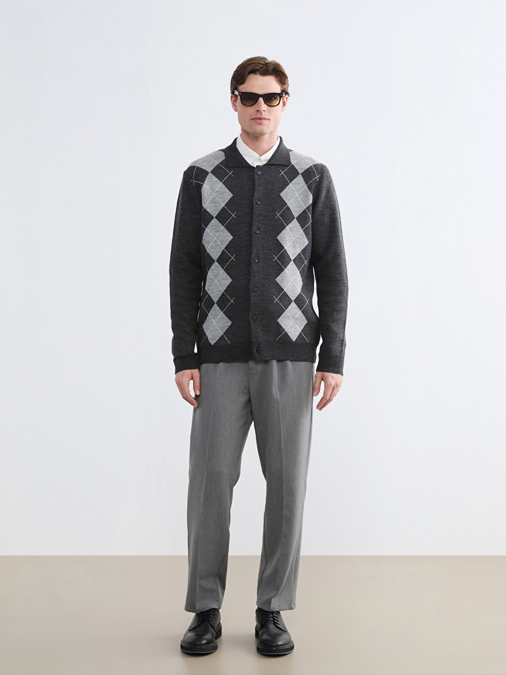 Antrasit Standart Kalıp Baklava Desenli Erkek Triko Hırka-1