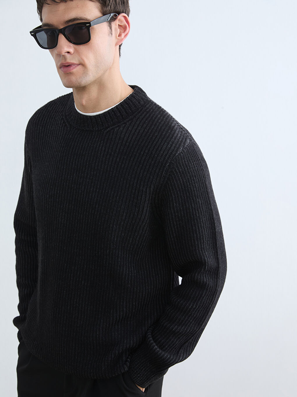 Men's Ribbed Knit Crew Neck Sweater