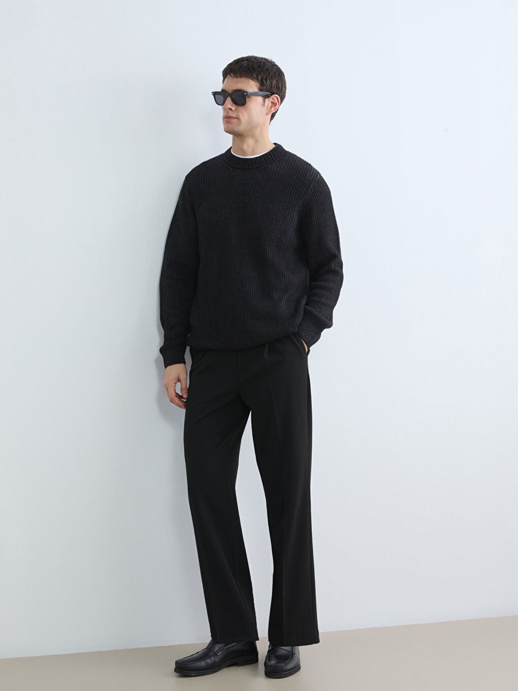 Men's Ribbed Knit Crew Neck Sweater-1