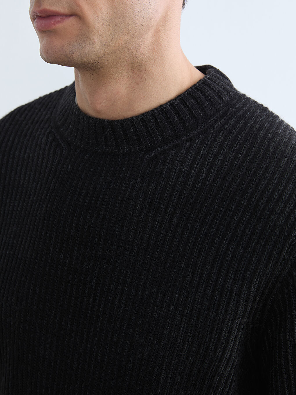 Men's Ribbed Knit Crew Neck Sweater-2