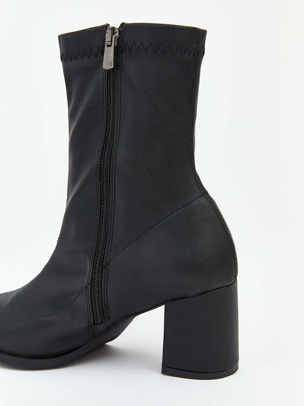 Siyah Kalın Topuklu Sivri Burunlu Kadın Bot-3