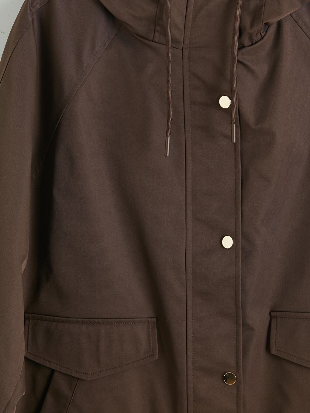 Kahverengi Kapüşonlu Oversize Kadın Yağmurluk-7