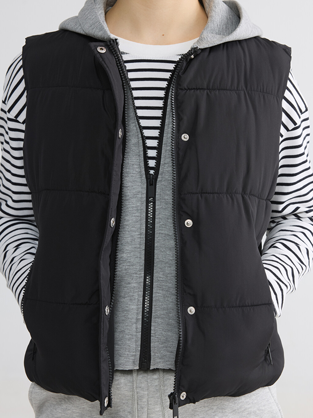Hooded Women's Puffer Gilet-2