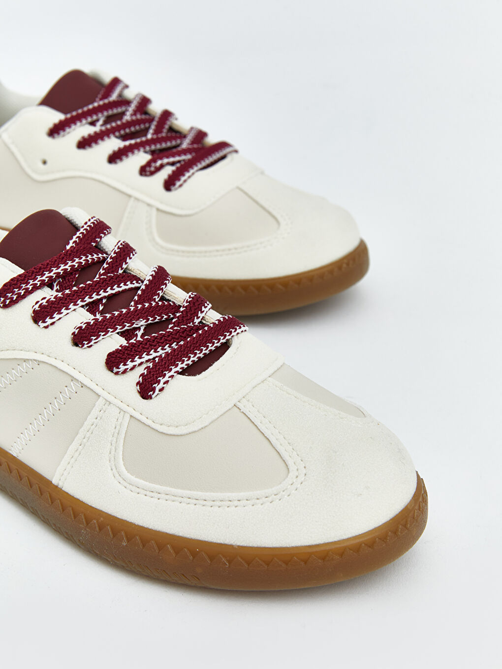 Djevojka BEŽ Tenisice-2