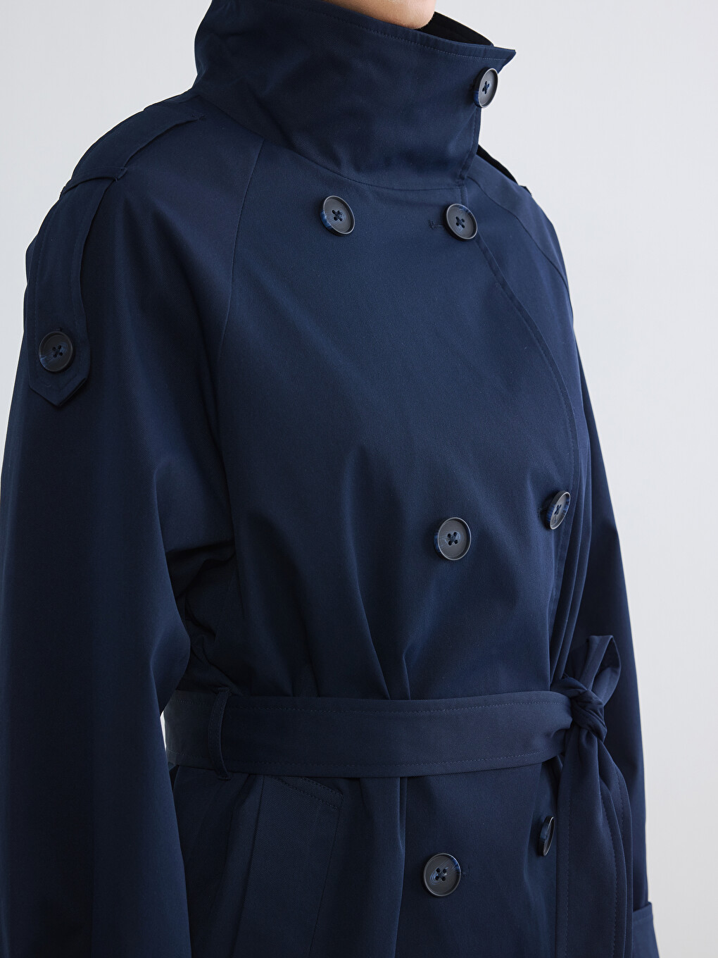 Lacivert Dik Yaka Kuşaklı Kadın Gabardin Trençkot-2