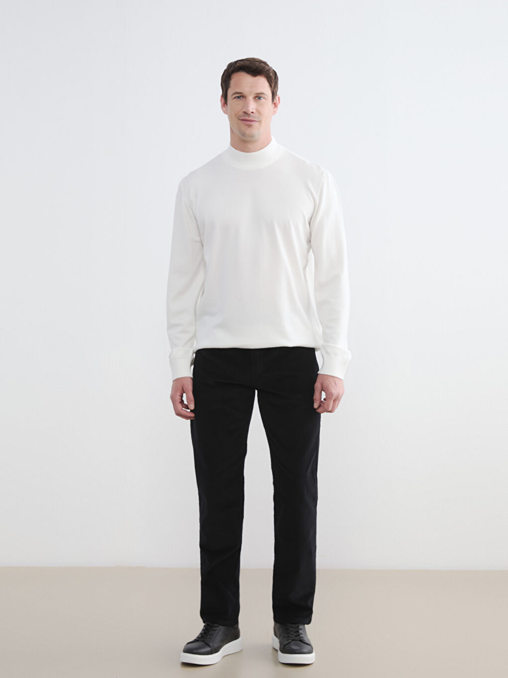 Siyah Standart Kalıp Erkek Chino Pantolon