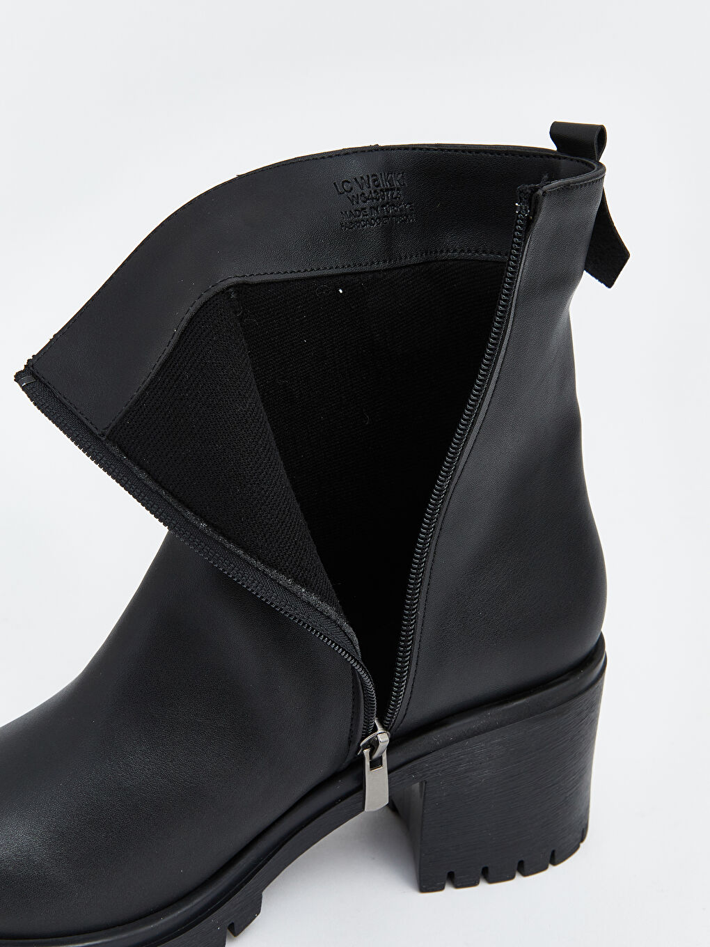 Siyah Deri Görünümlü Kadın Topuklu Bot -6