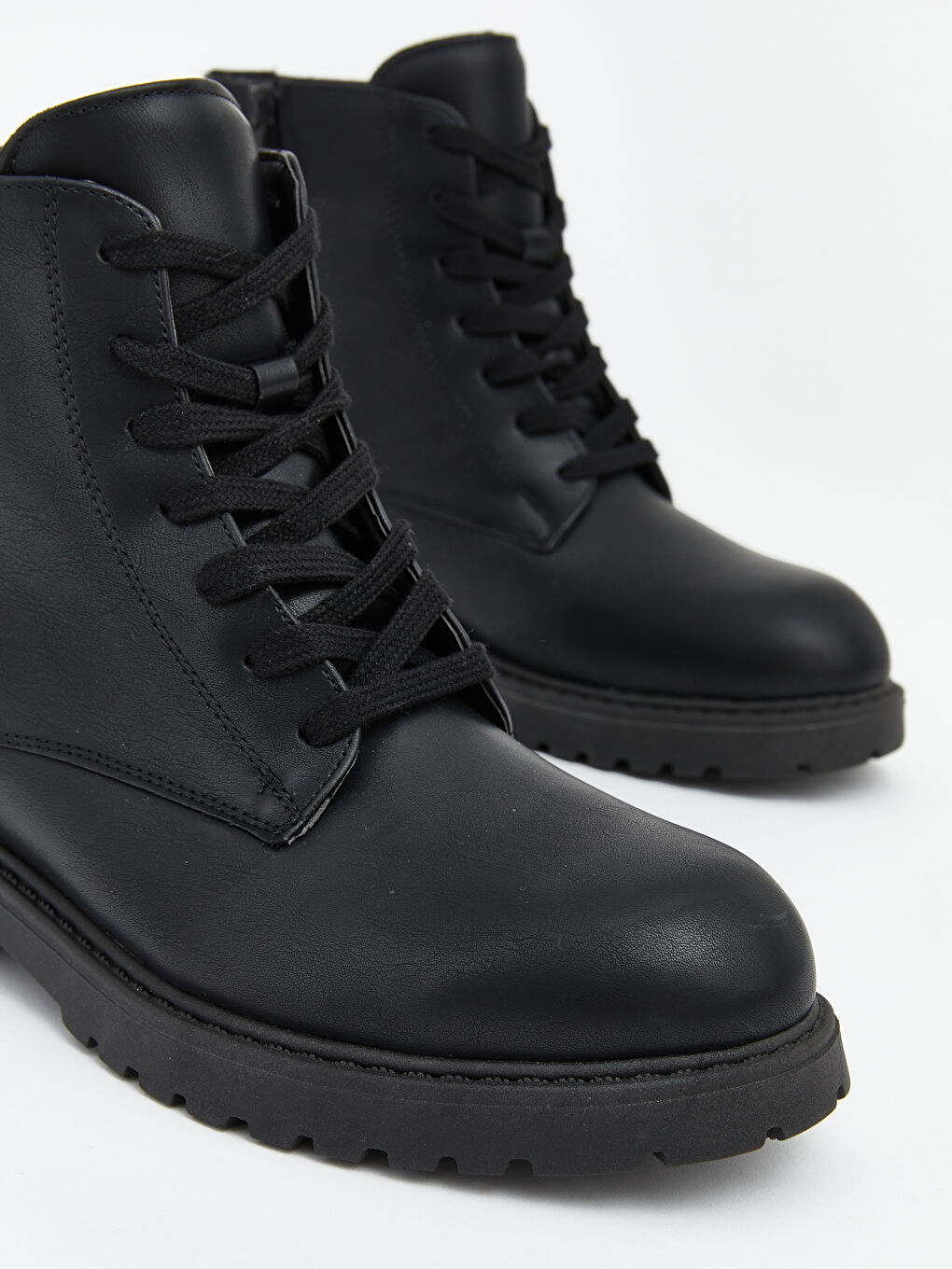 Siyah Erkek Bağcıklı Bot-2