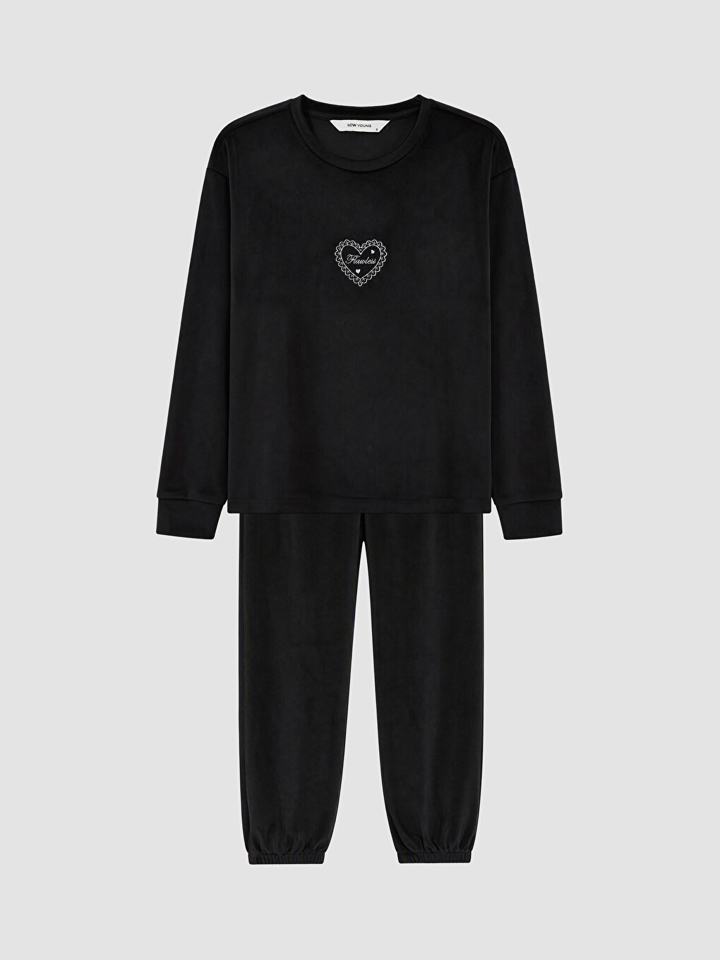 Siyah Nakışlı Kadife Kadın Pijama Takımı-4