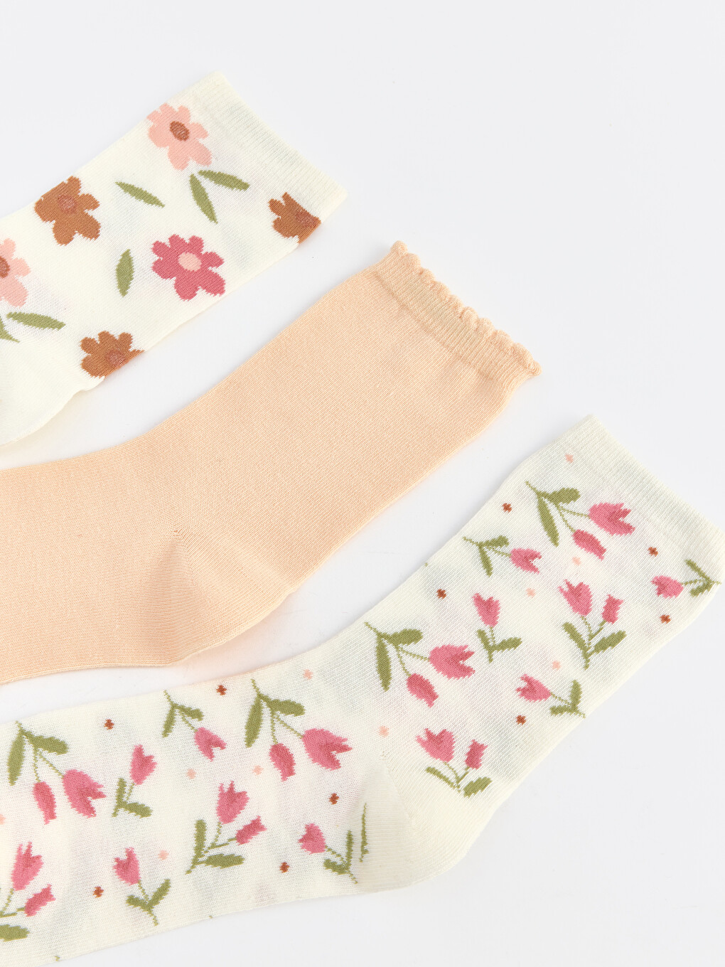 Woman Ecru Ankle Socks-1