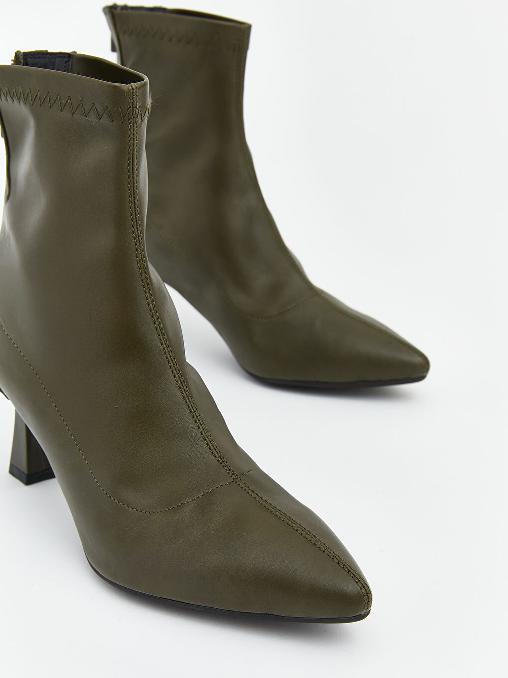 Yeşil Deri Görünümlü Kadın Topuklu Bot-2