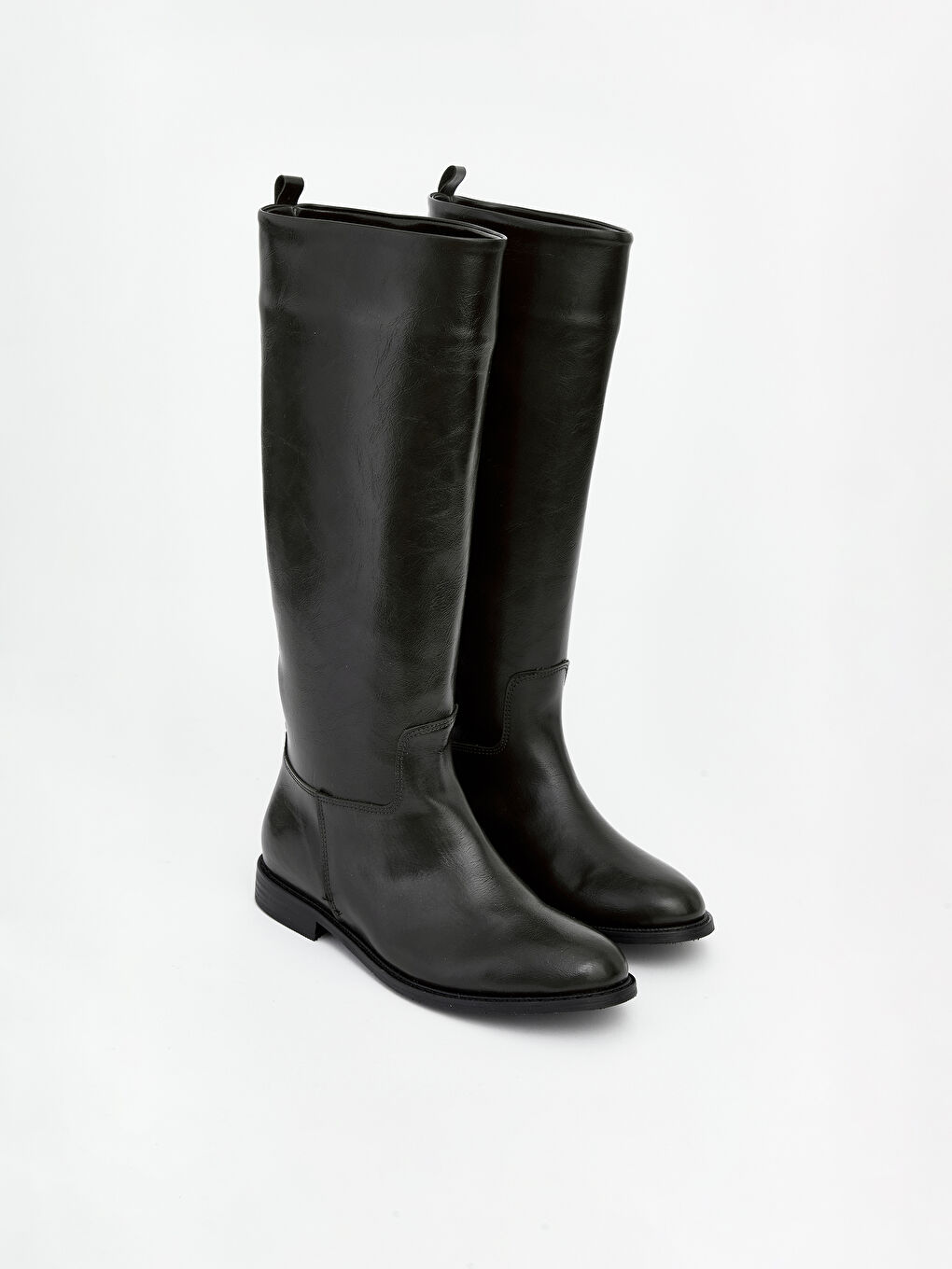 Siyah Deri Görünümlü Kadın Çizme