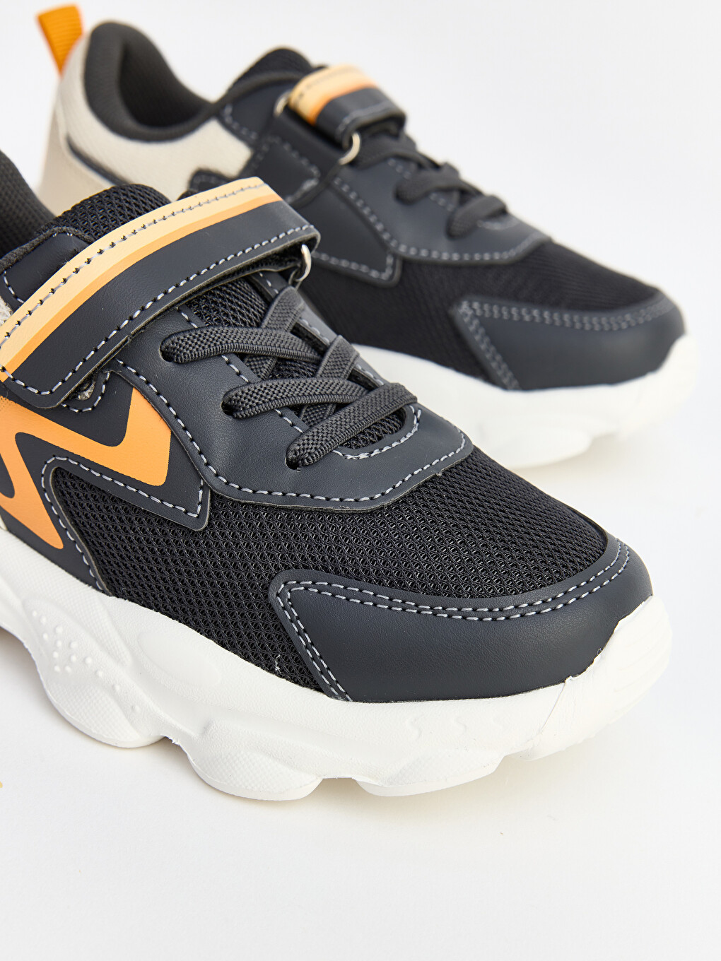 Thick-Soled Boys' Sneakers-2