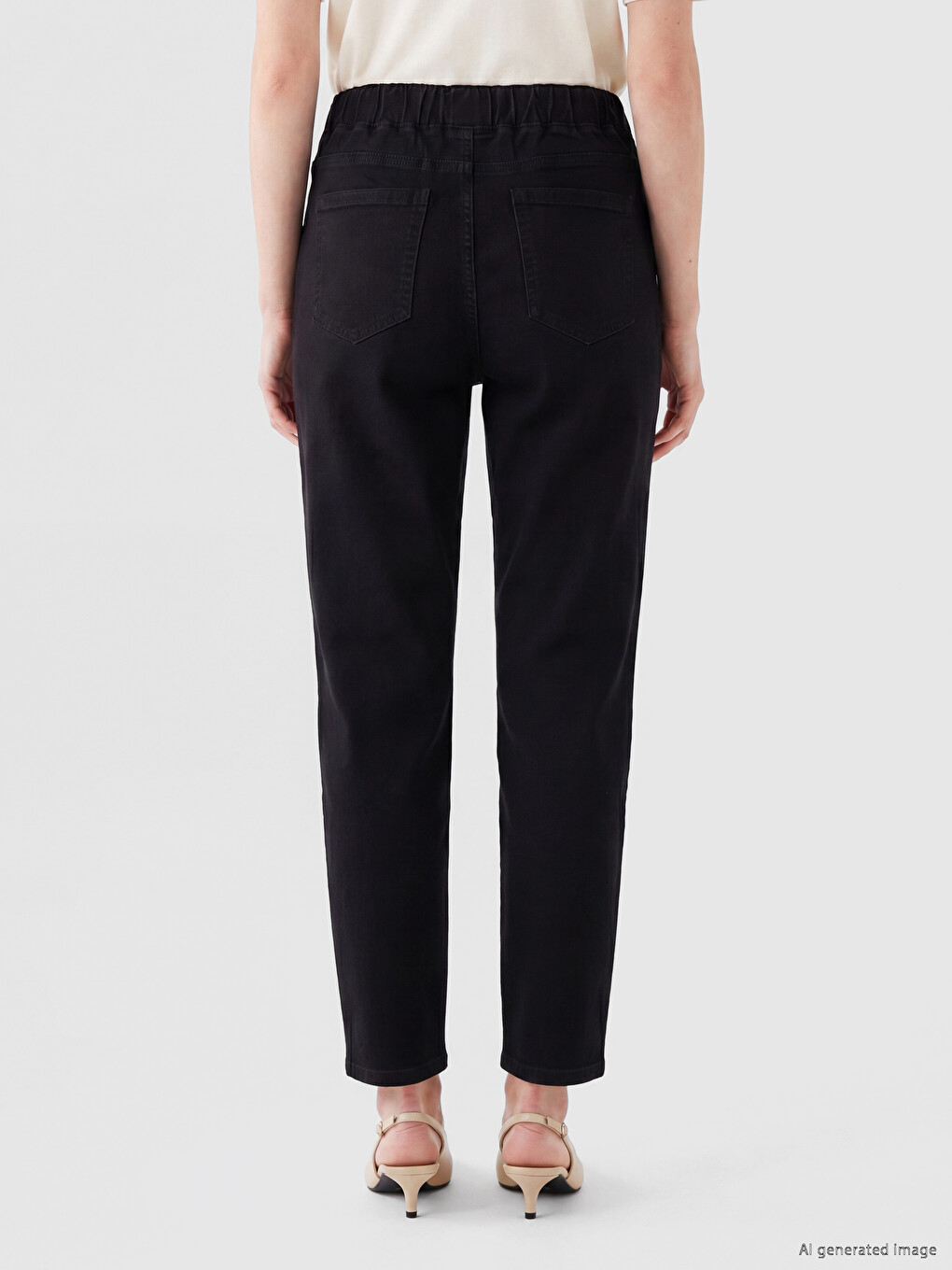 Elastic Waist Carrot Fit Women's Jeans-3
