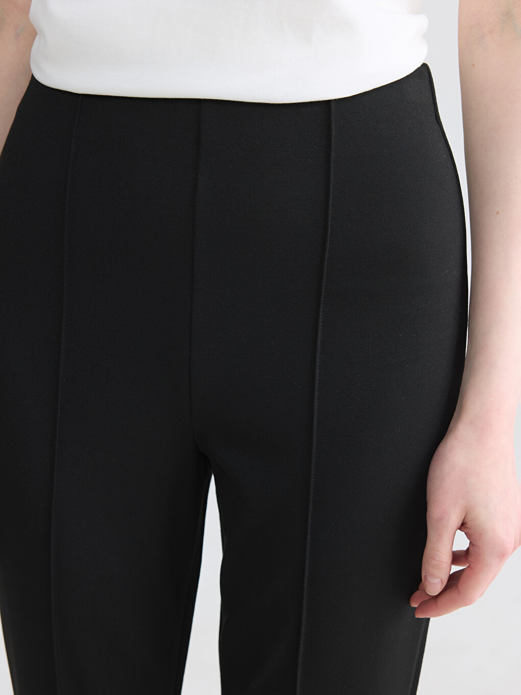 Woman Black Trousers-2