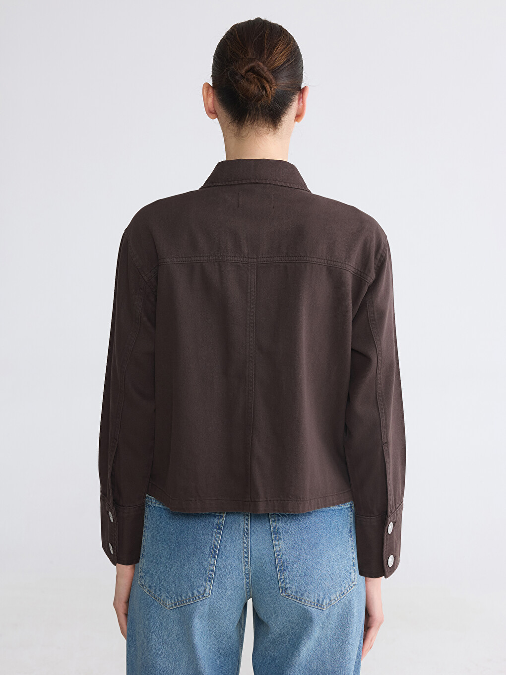 Shirt Collar Flap Pocketed Women's Jean Jacket-3