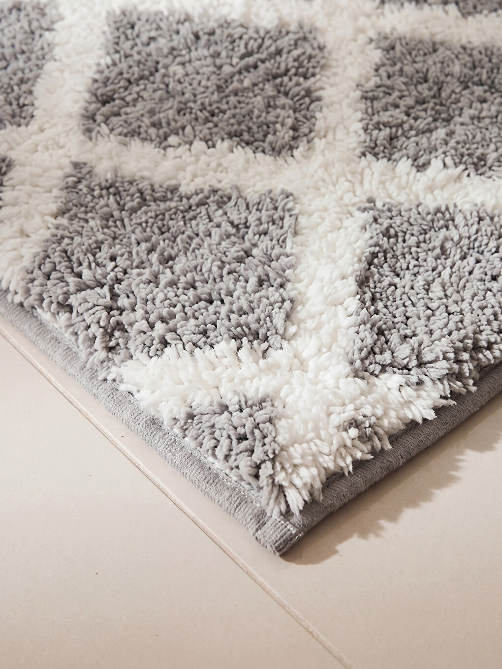 Gri Baklava Desenli Banyo Paspası 60x100 Cm-1