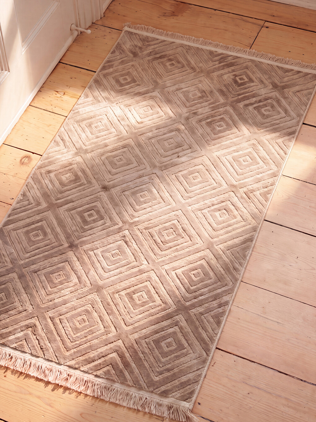 Geometric Patterned Tasseled Rectangular Carpet 80x150 Cm