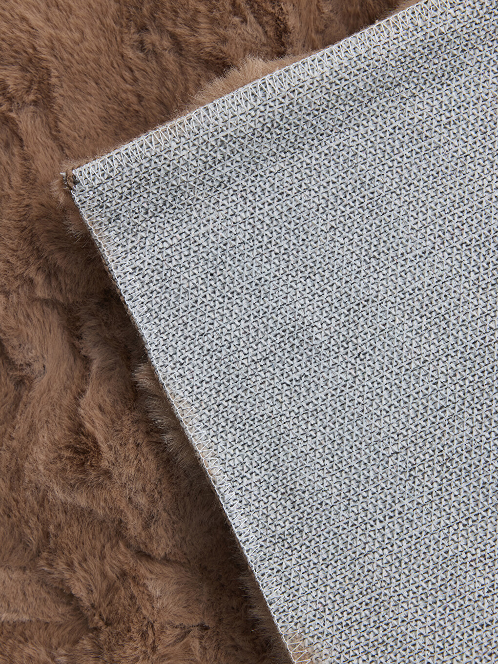 Rectangular Shaped Wavy Textured Plush Carpet-1