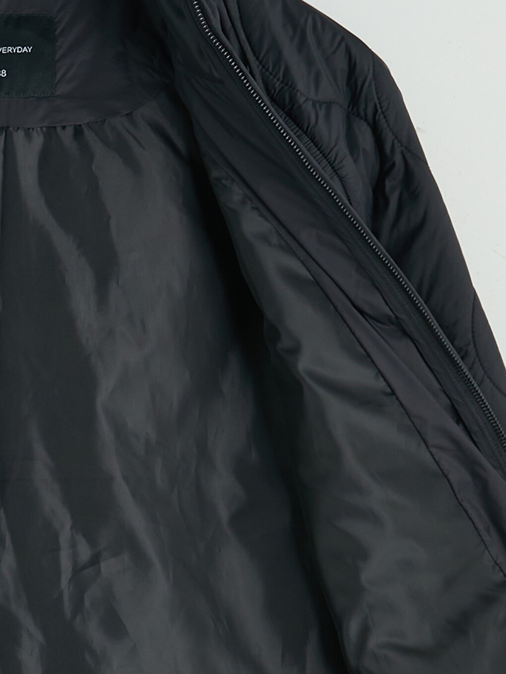 Siyah Kapüşonlu Oversize Kadın Şişme Mont-6