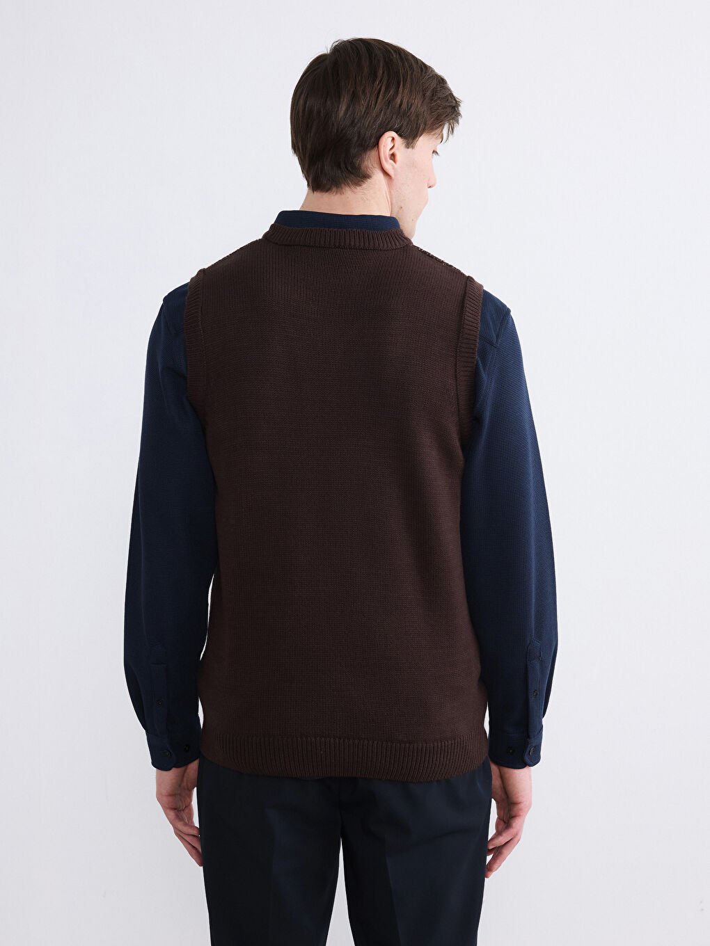 Kahverengi V Yaka Baklava Desenli Erkek Triko Kazak-3