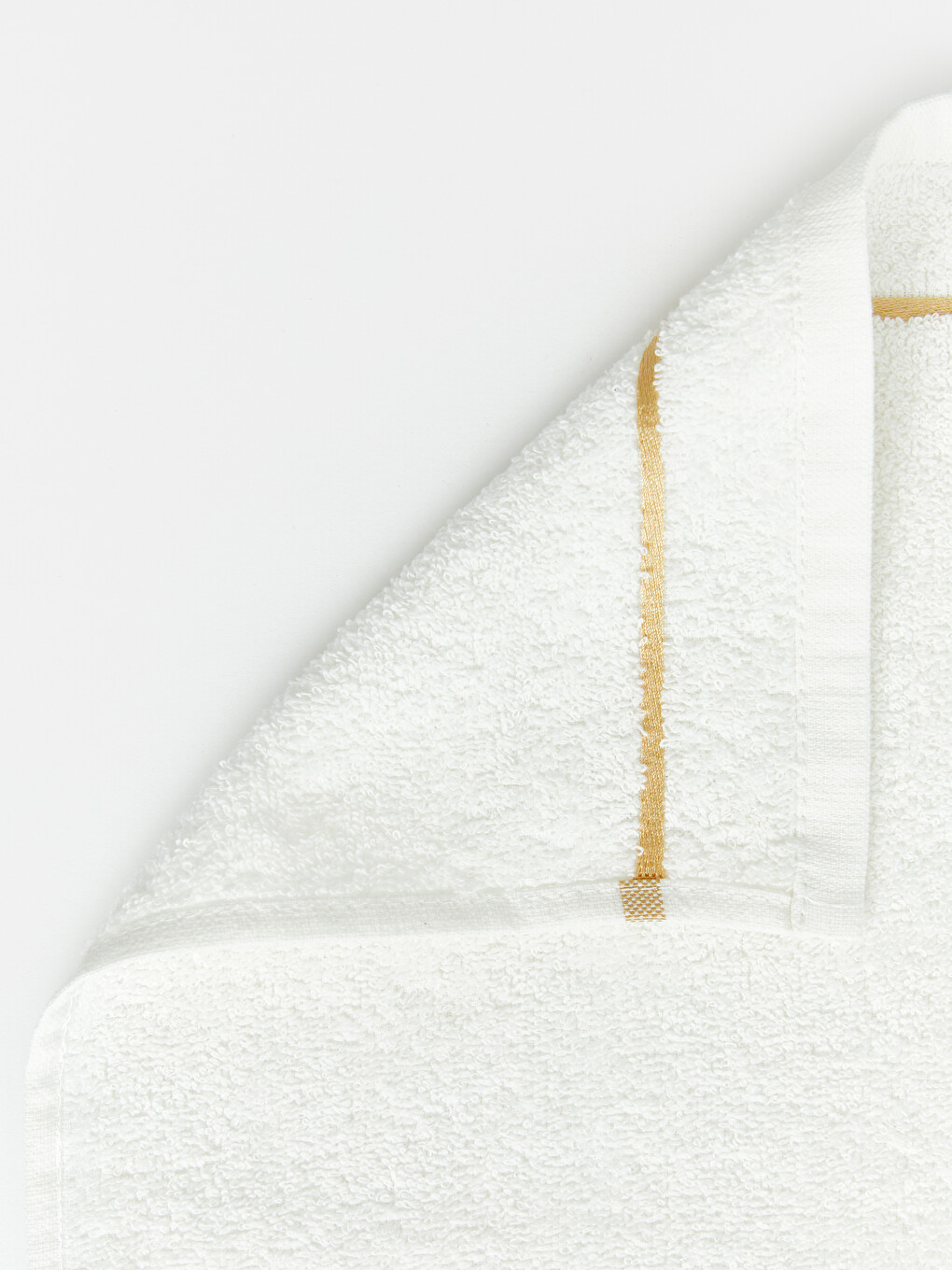 Embroidered Hand Towel-3