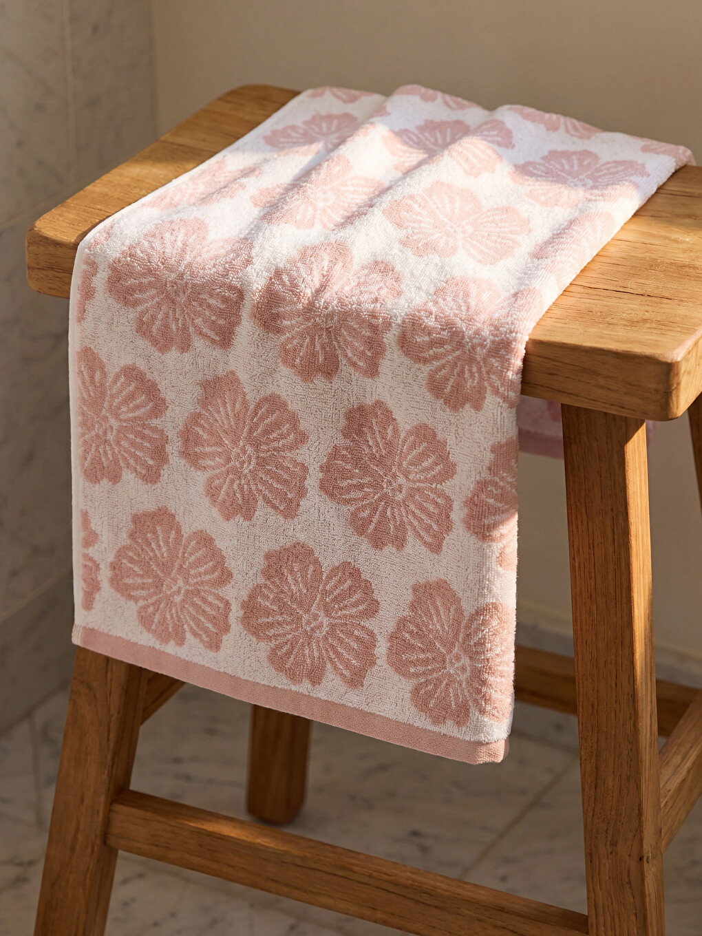 Flower Patterned Cotton Face Towel 50x80 Cm