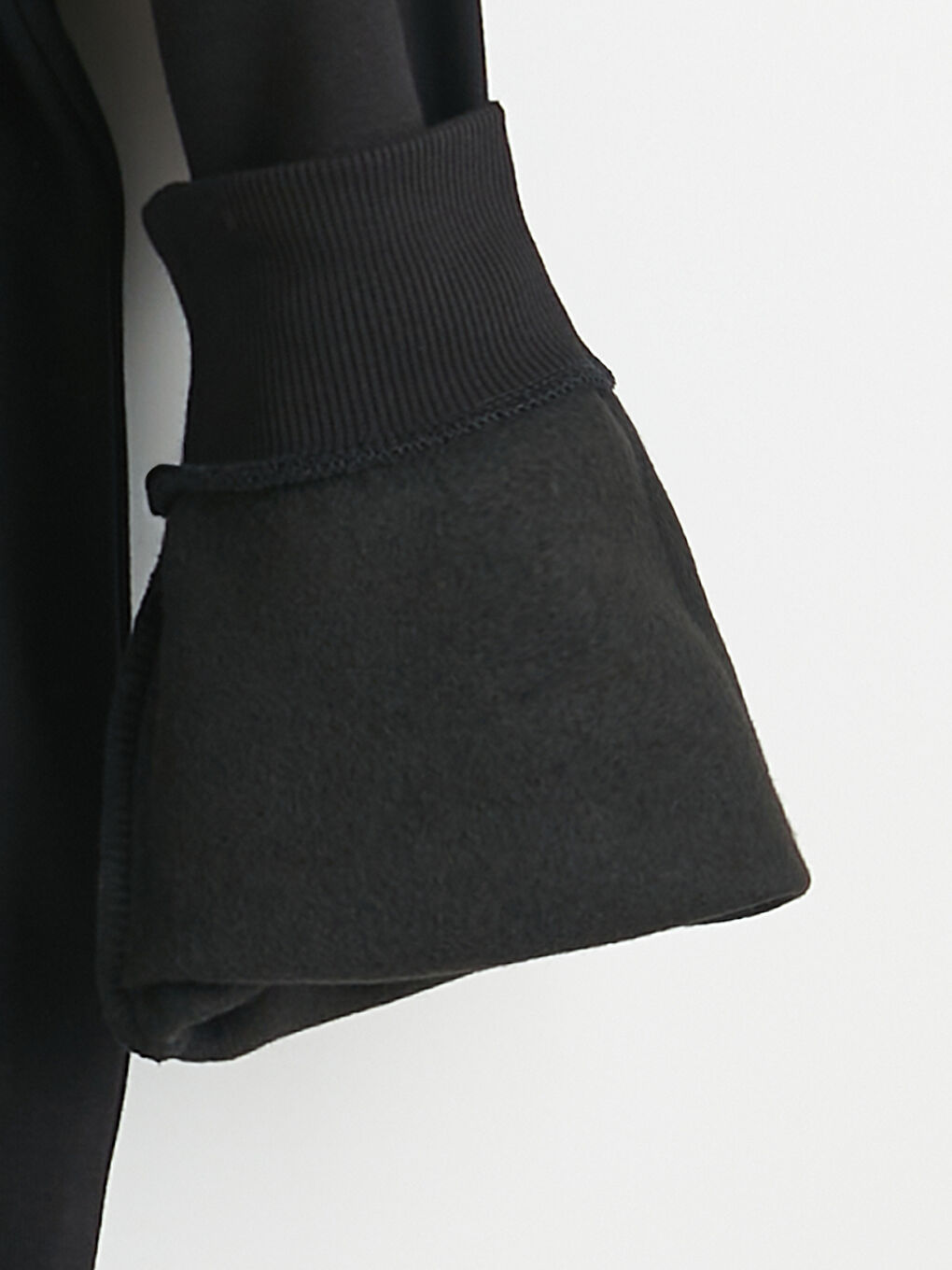 Siyah Bisiklet Yaka Nakışlı Erkek Sweatshirt-5