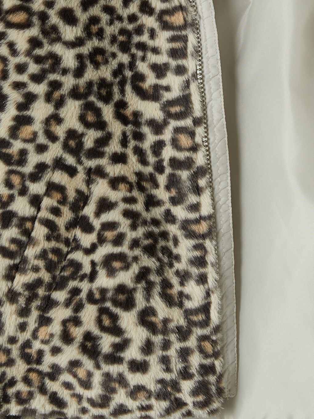 Hooded Leopard Patterned Girls' Plush Coat-3