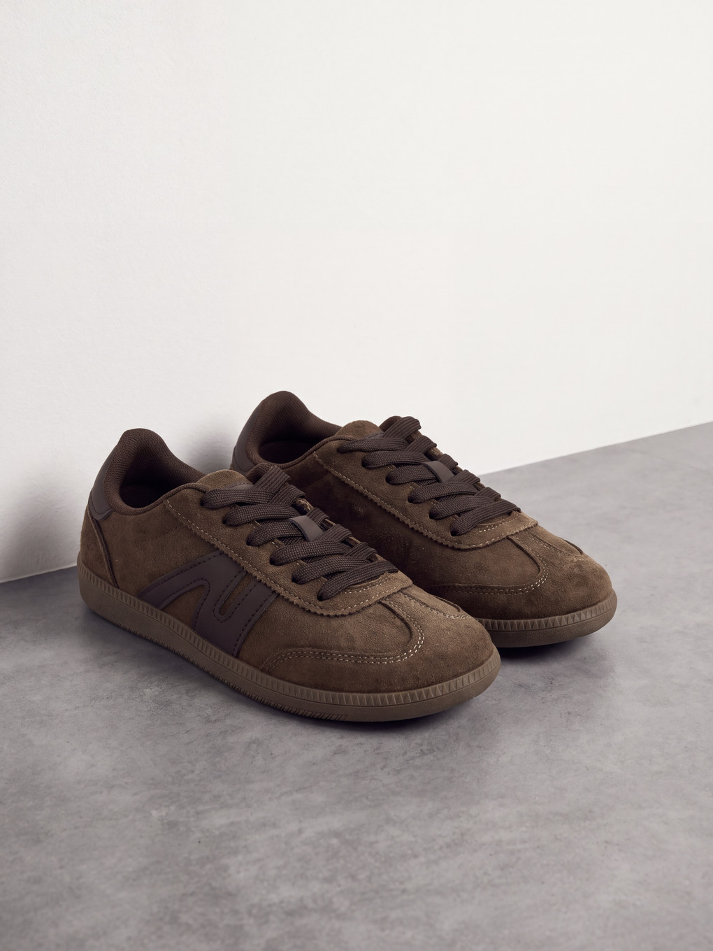 Haki Süet Görünümlü Kadın Spor Ayakkabı