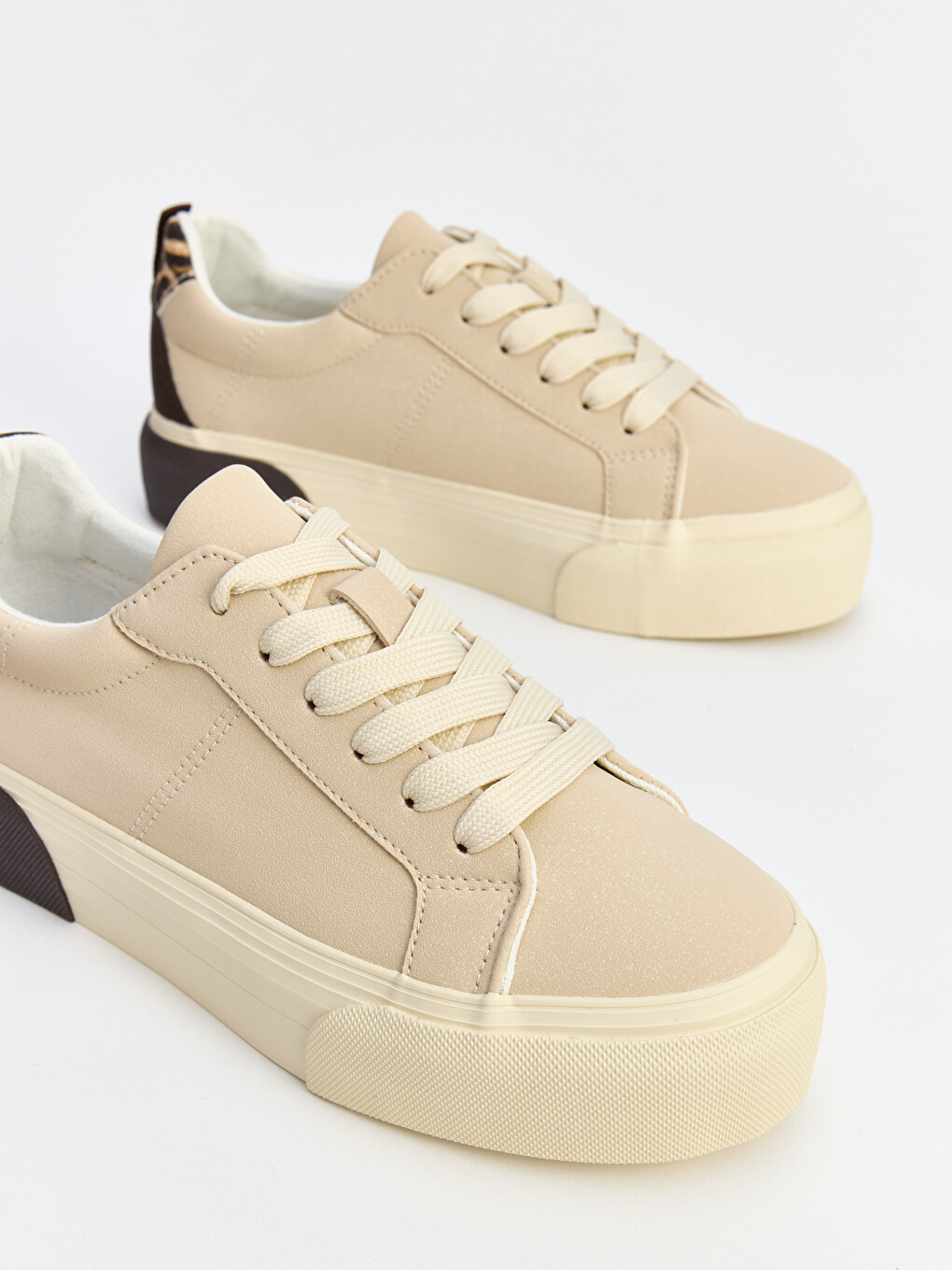 Leopard Detailed Thick Soled Women's Sneakers-1